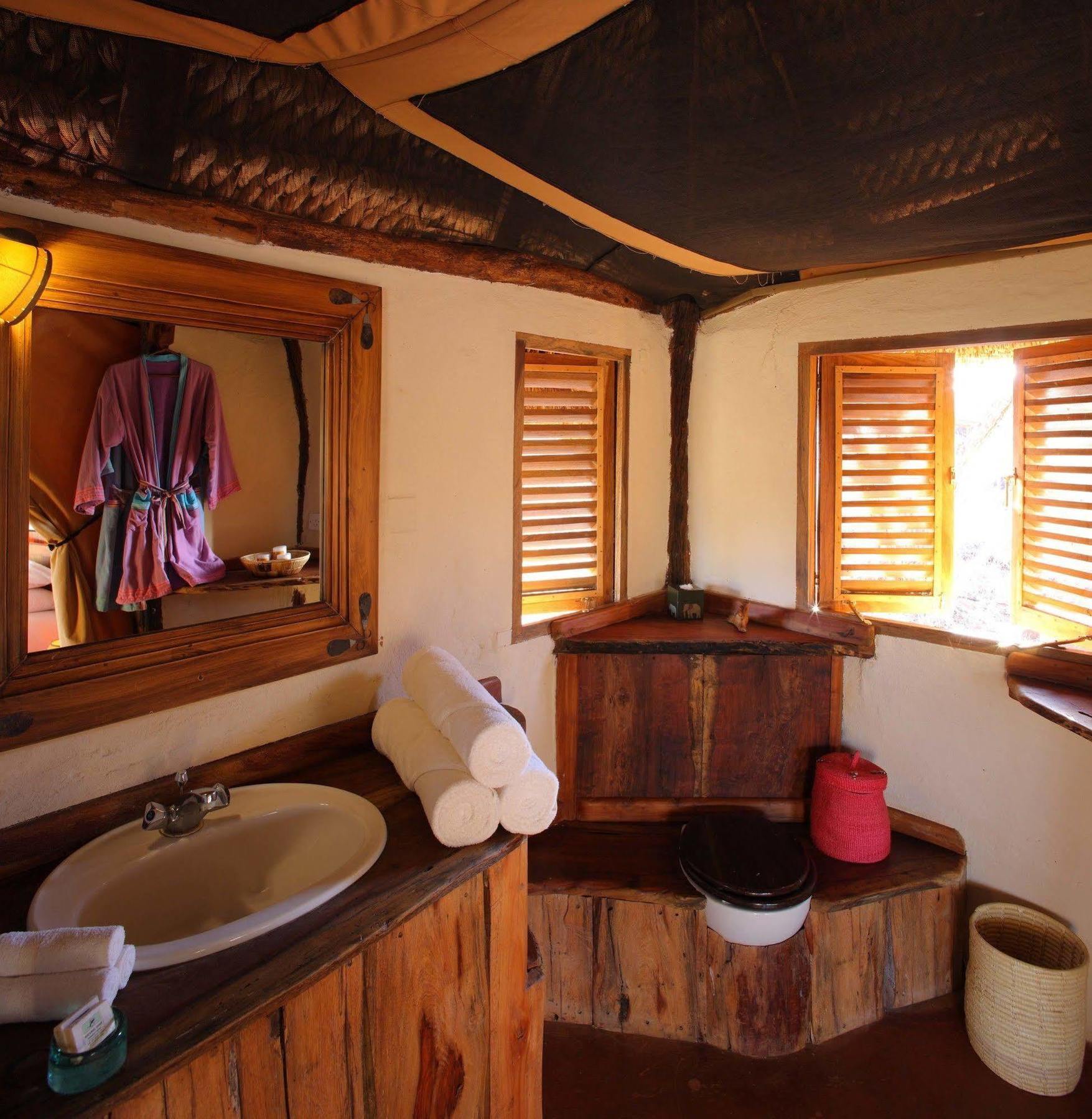 Готель Elewana Lewa Safari Camp Timau Екстер'єр фото